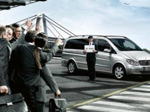 Porto Airport transfer in private car